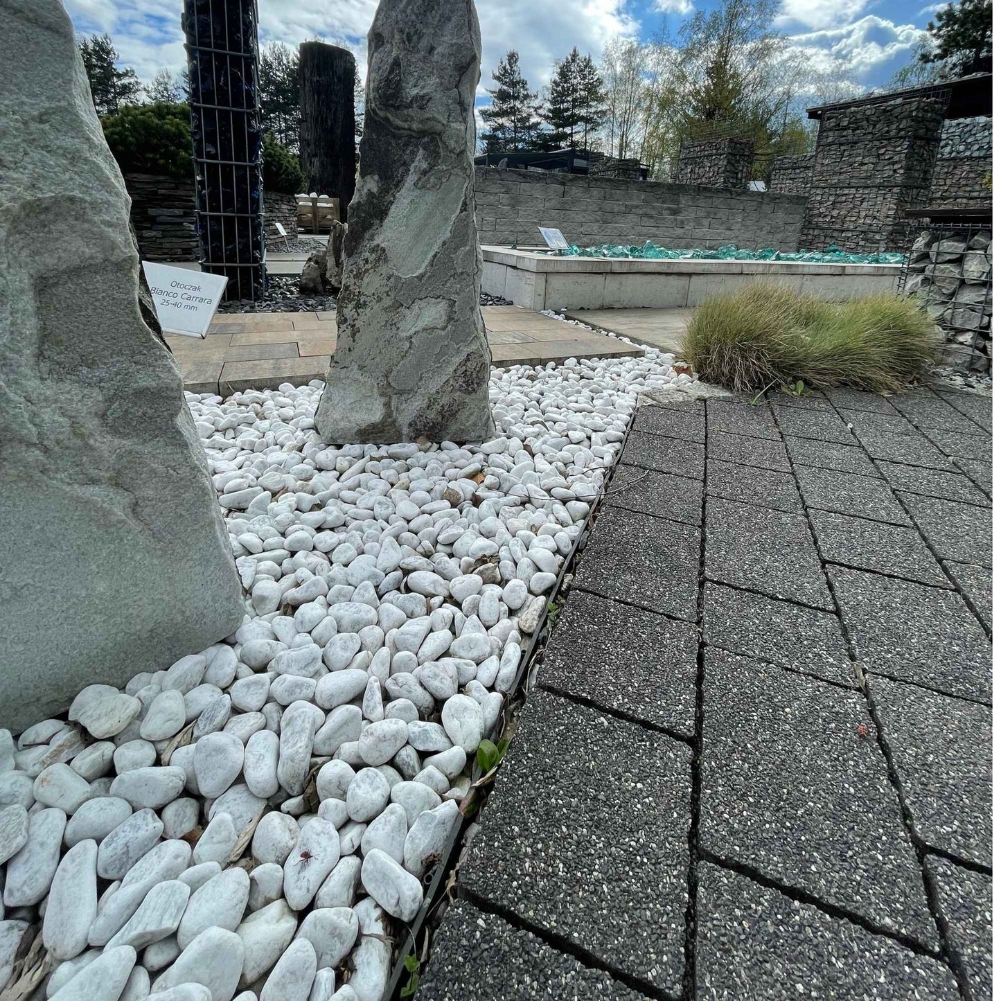 Otoczak Bianco Carrara